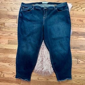 Torrid Raw Hem Crop Jeans Size 28